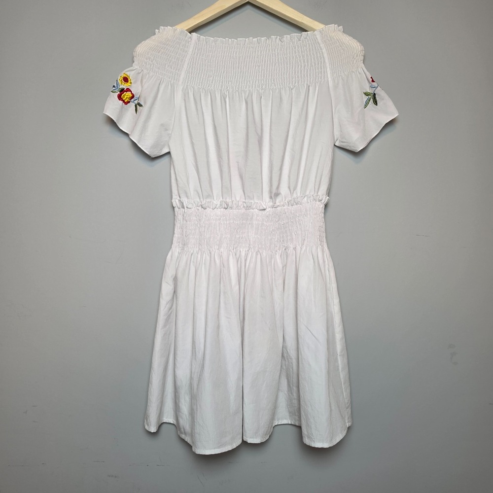 Floral Embroidered Smocked Off Shoulder Mini Dress White Size Small - Picture 8 of 9